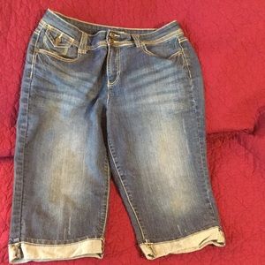 Size 14 denim Cato capris